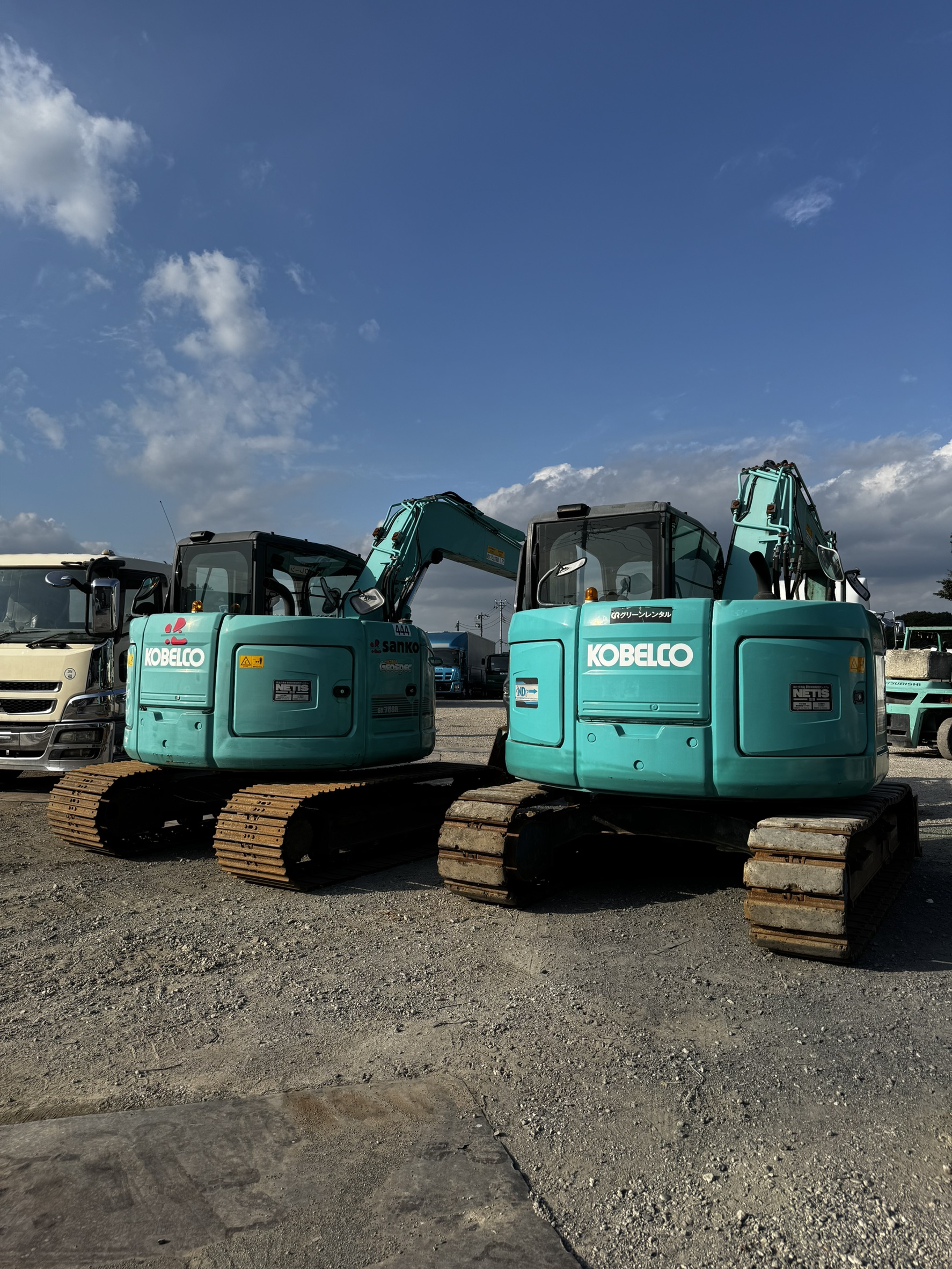 KOBELCO SK75SR-3, SK75SR-3E
