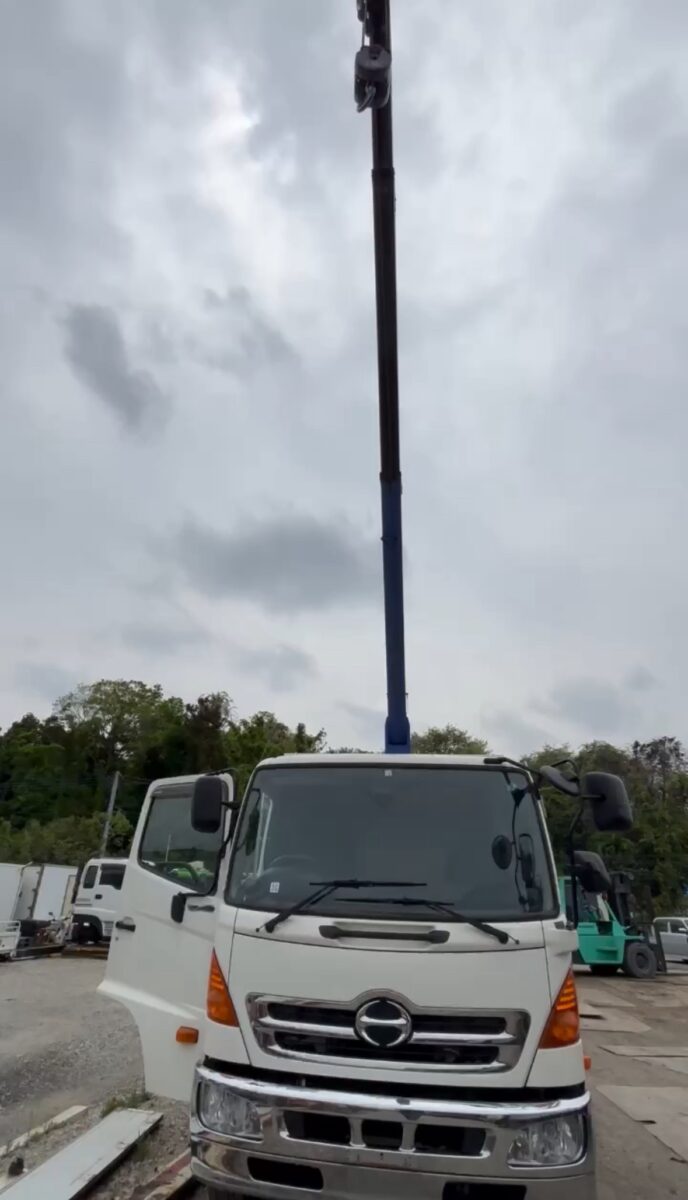 HINO Ranger J05E ３段階クレーン